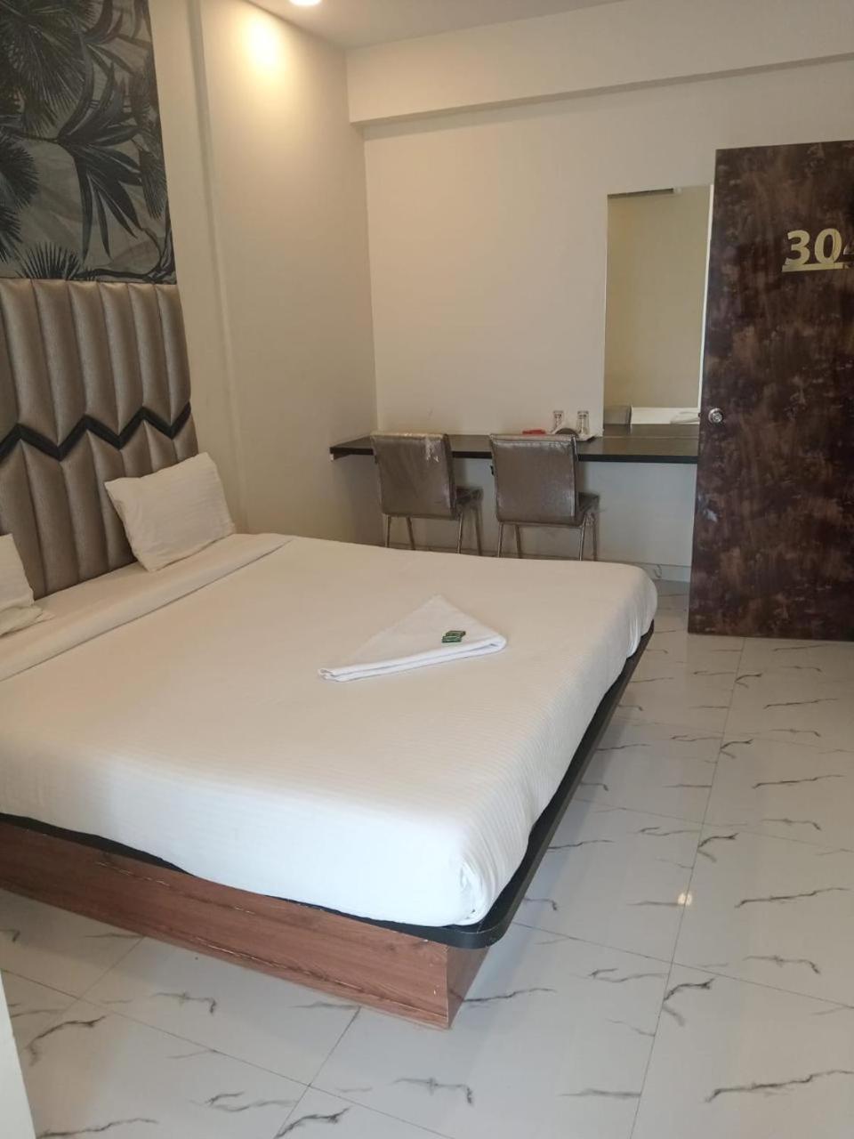 New Balaji Residency By Glitz Hotels Ulhasnagar ภายนอก รูปภาพ